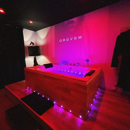 Love Room Haut De Gamme - L'Extase Avec Jacuzzi Violaines Екстериор снимка