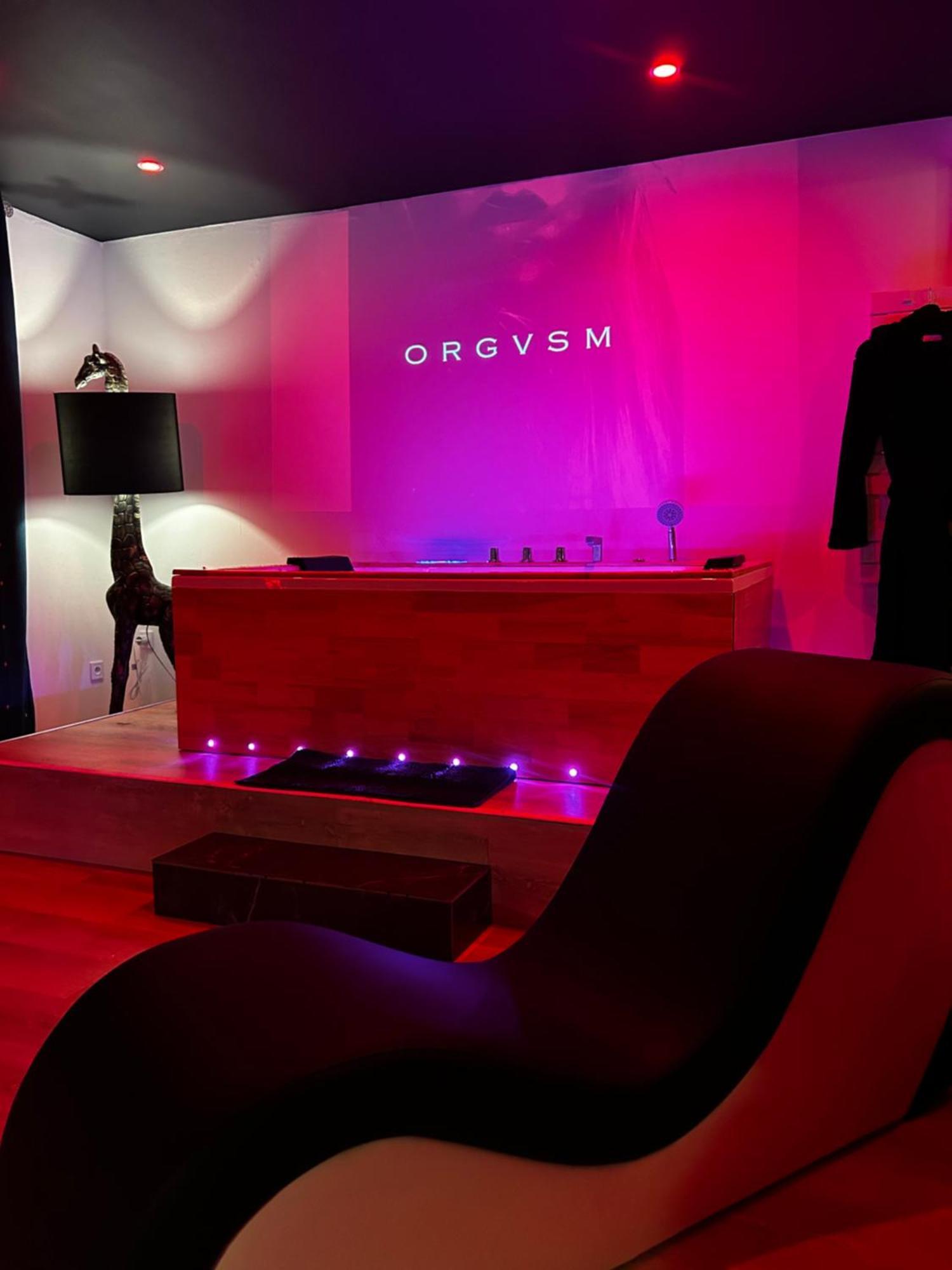 Love Room Haut De Gamme - L'Extase Avec Jacuzzi Violaines Екстериор снимка