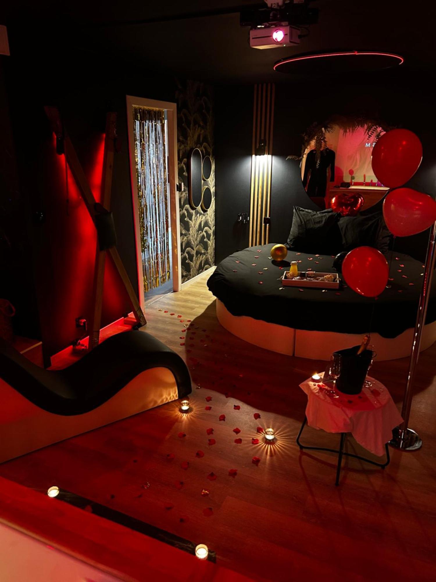 Love Room Haut De Gamme - L'Extase Avec Jacuzzi Violaines Екстериор снимка