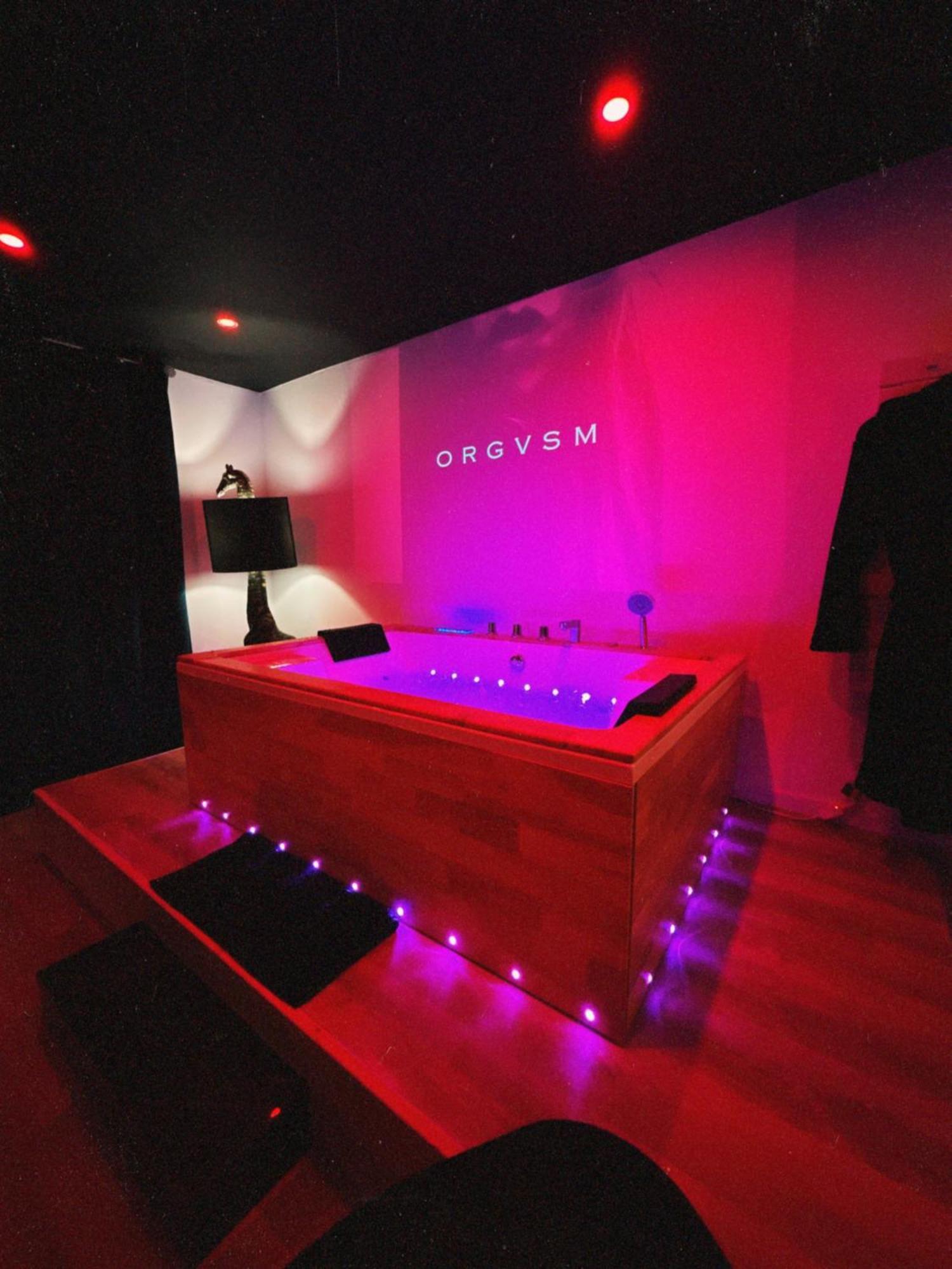 Love Room Haut De Gamme - L'Extase Avec Jacuzzi Violaines Екстериор снимка