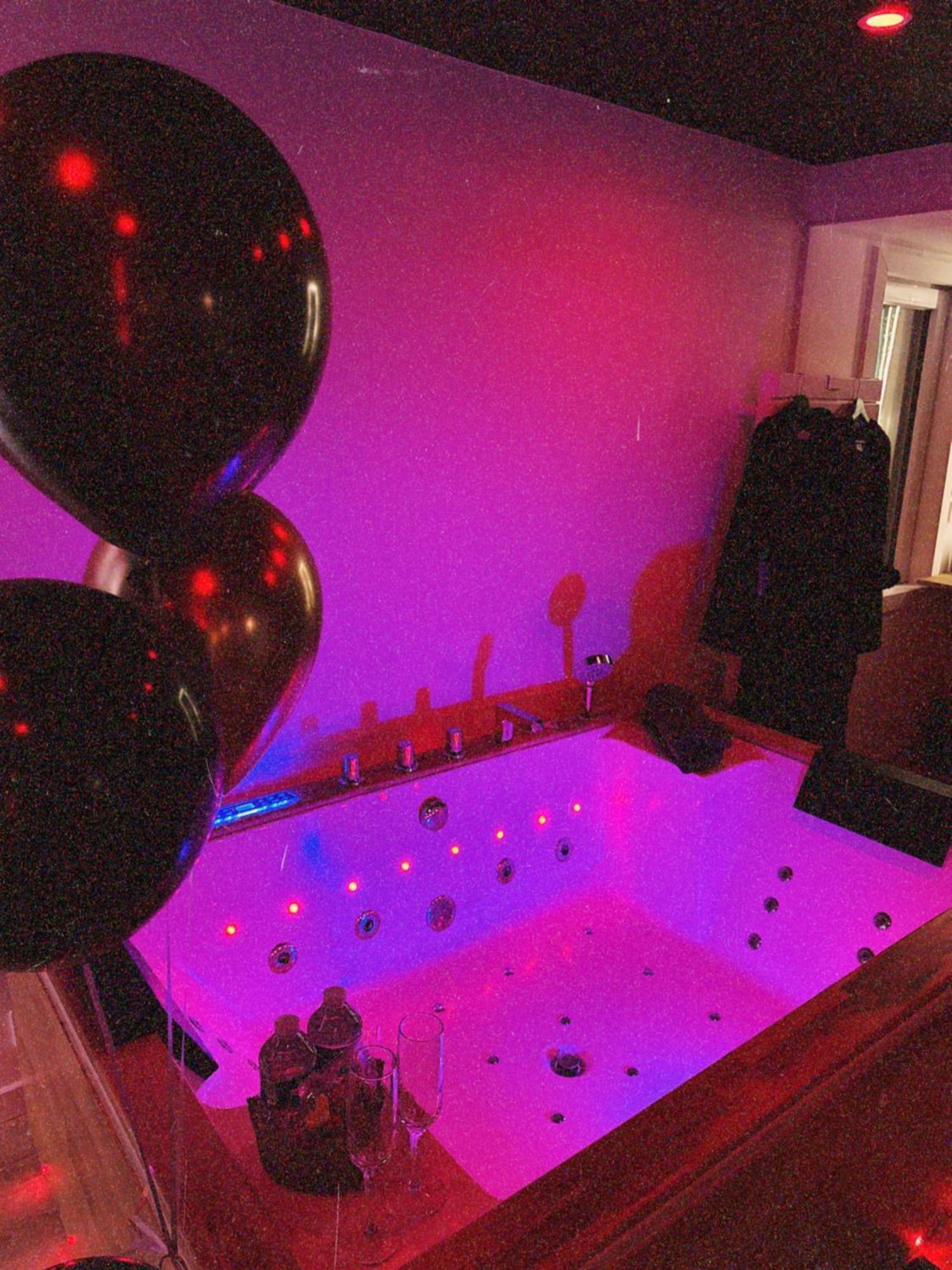Love Room Haut De Gamme - L'Extase Avec Jacuzzi Violaines Екстериор снимка